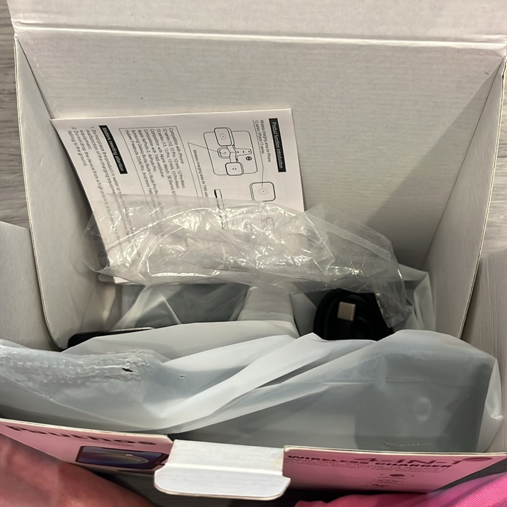 Magnetic Wireless Charger In Box - Picture 4 of 4